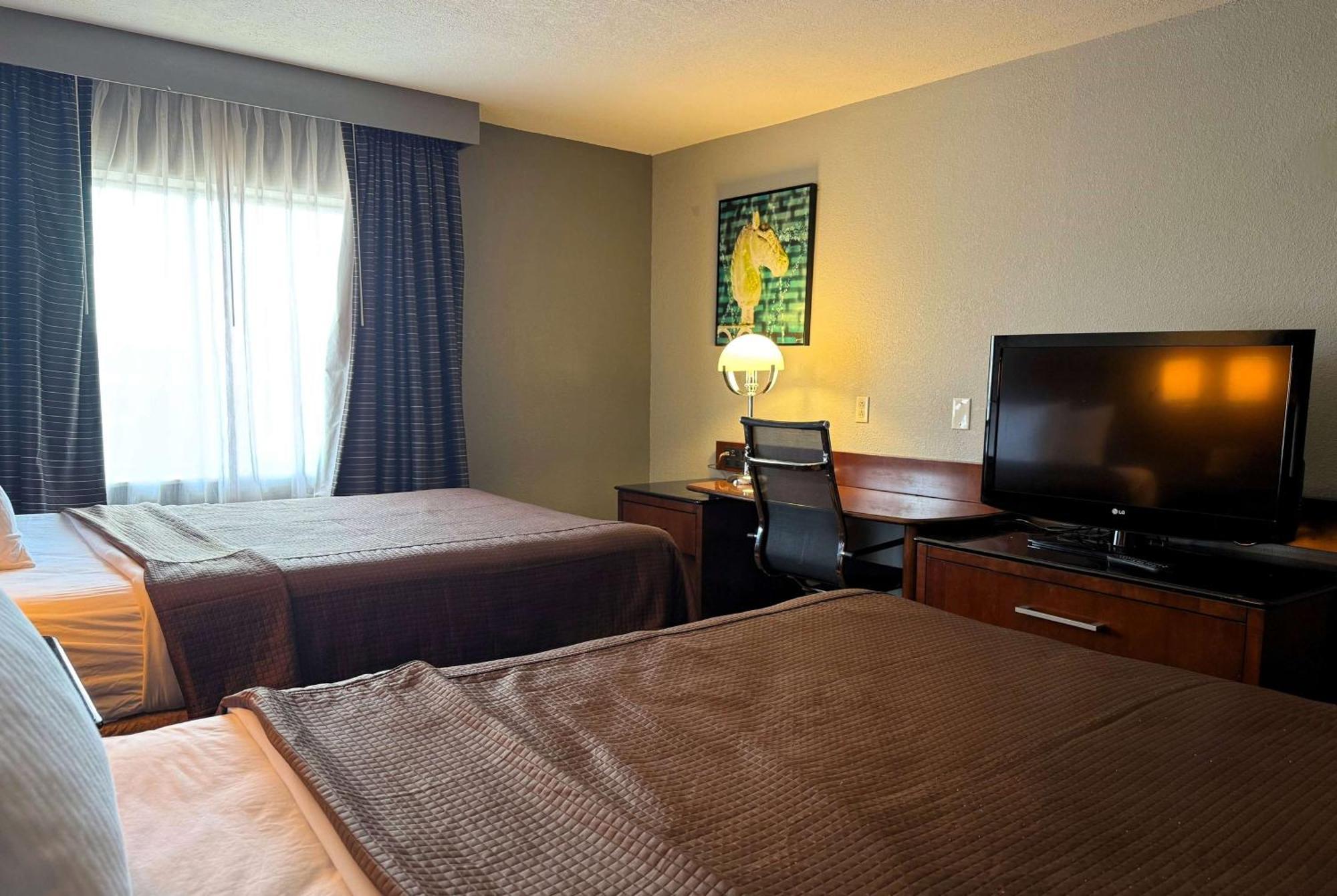 Travelodge By Wyndham Bloomington Bagian luar foto