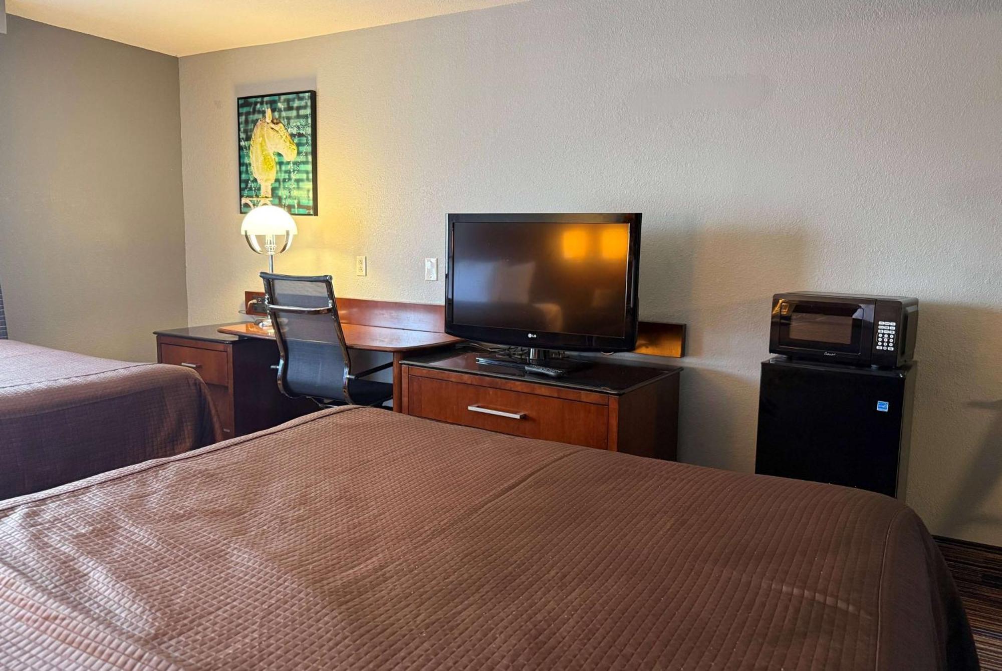 Travelodge By Wyndham Bloomington Bagian luar foto