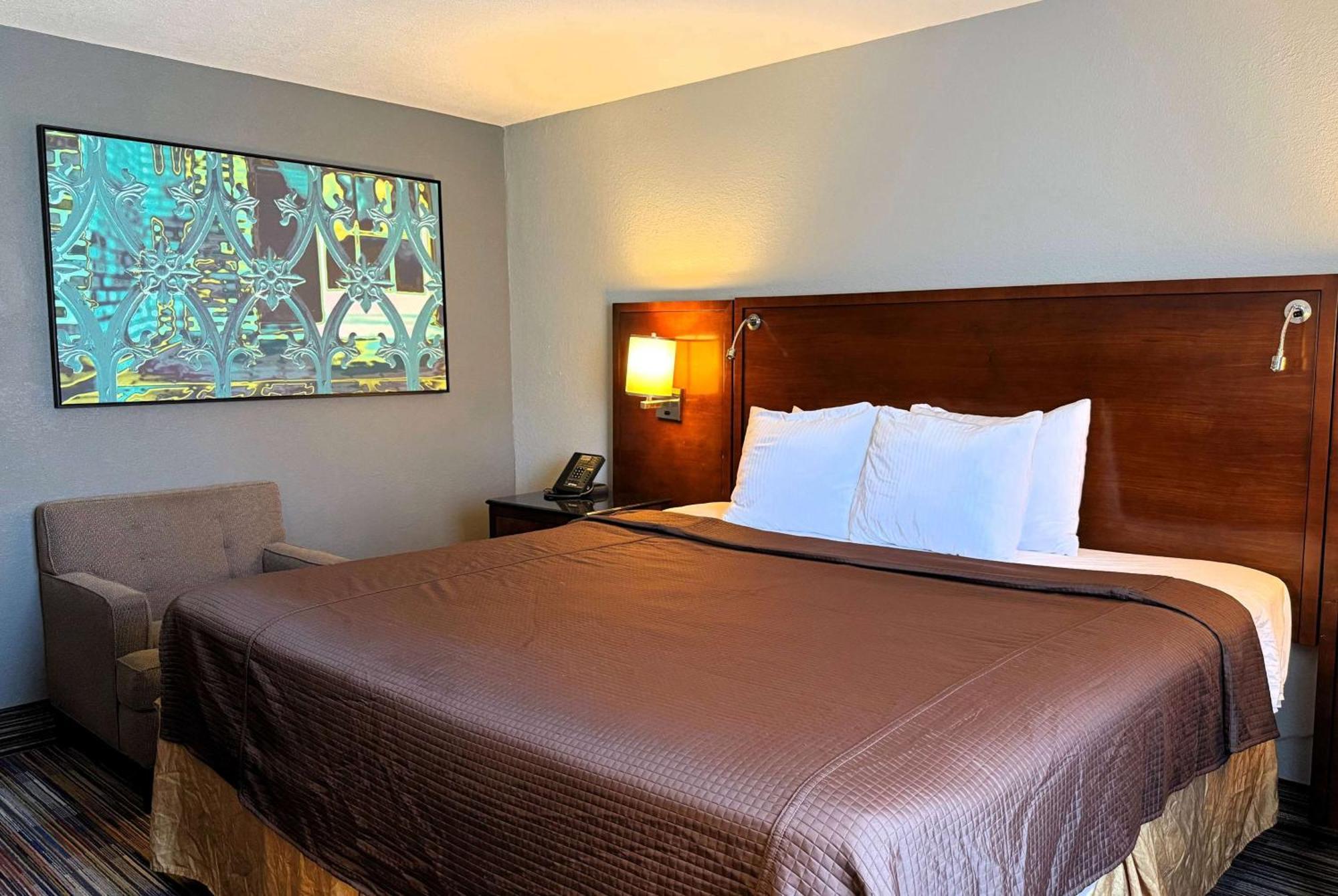 Travelodge By Wyndham Bloomington Bagian luar foto